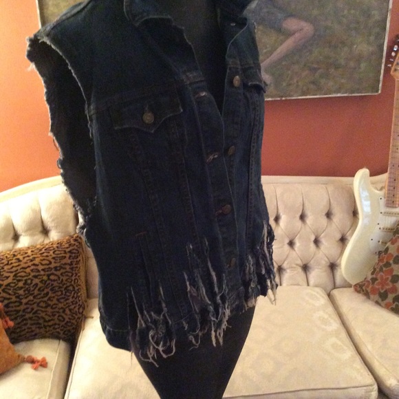 Upscaled Denim sleeveless Jacket - Picture 4 of 4